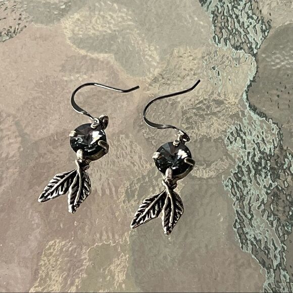 Handcrafted Earrings with Swarovski Crystal - Picture 3 of 6